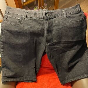 Young Rich and Famous -size 44 - Men's Black Denim Shorts